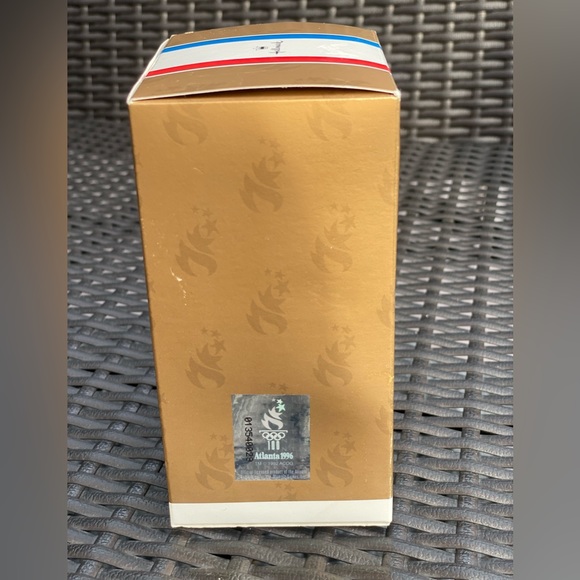 Hallmark 1996 Atlanta Olympic  Lighting The Flame Magic Christmas Ornament - Picture 4 of 8